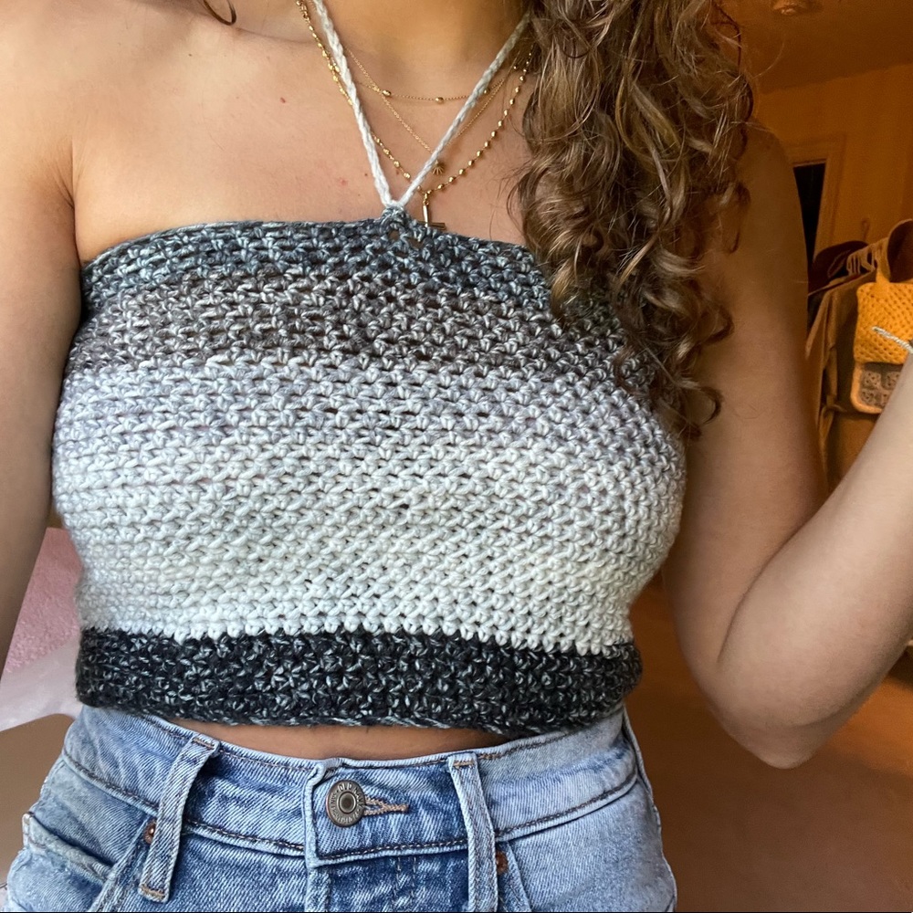 Gray crochet crop 🖤
